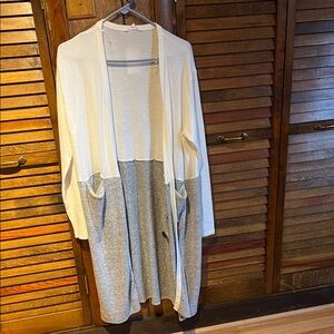 Elegant Two-Tone Open Front Cardigan